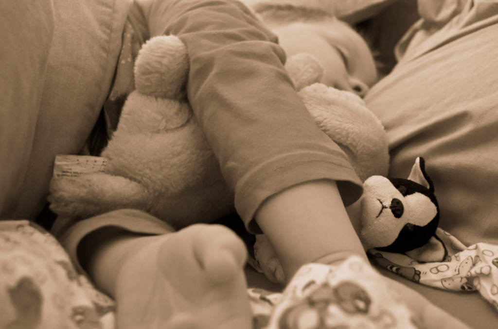 How to Sleep to Lose Weight sleep, sleeping